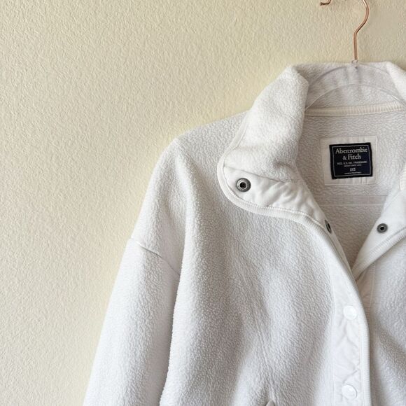 Abercrombie and Fitch Fleece Button Jacket - Picture 3 of 9